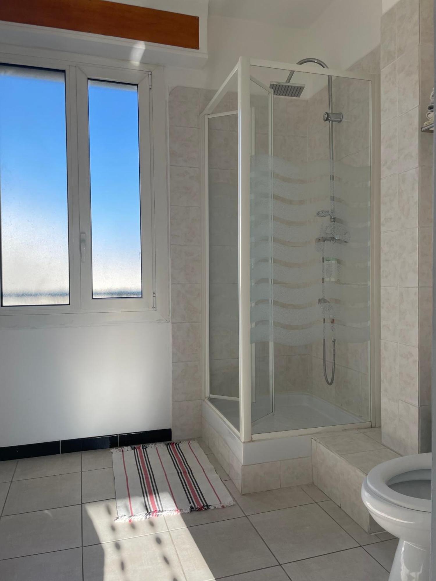 Appart entier terrasse living 2 chambres gare Saint-Charles Marseille Extérieur photo